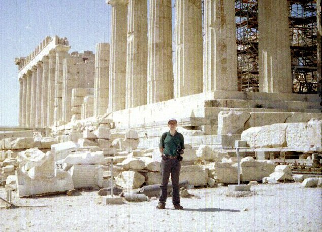 grecja lxvii 27 '01pna tle partenonu